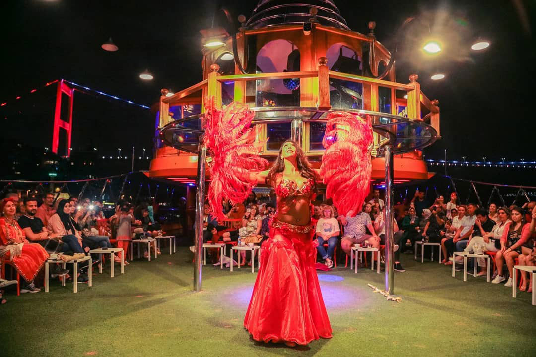 Istanbul dinner cruise