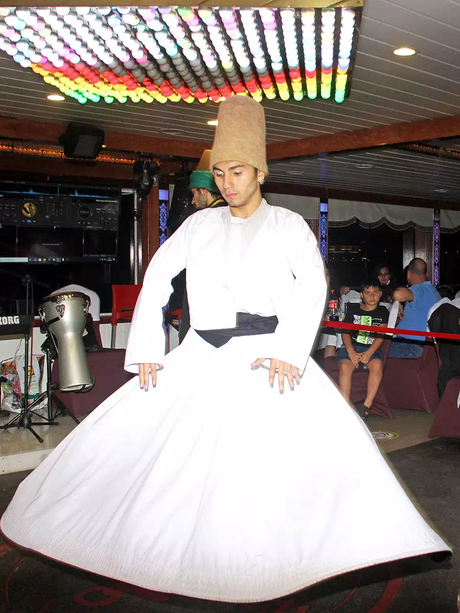 bosphorus dinner cruise